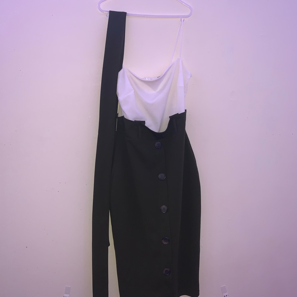 DRESS!